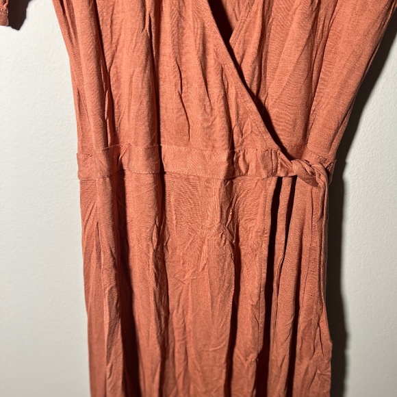 Surplice Midi wrap dress - Picture 6 of 7